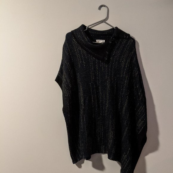 S/M poncho - Picture 1 of 3